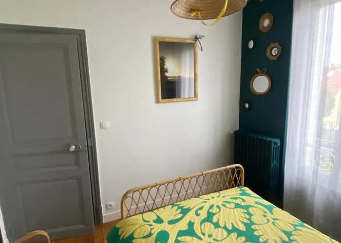 Chambre privée les Clottins dans maison